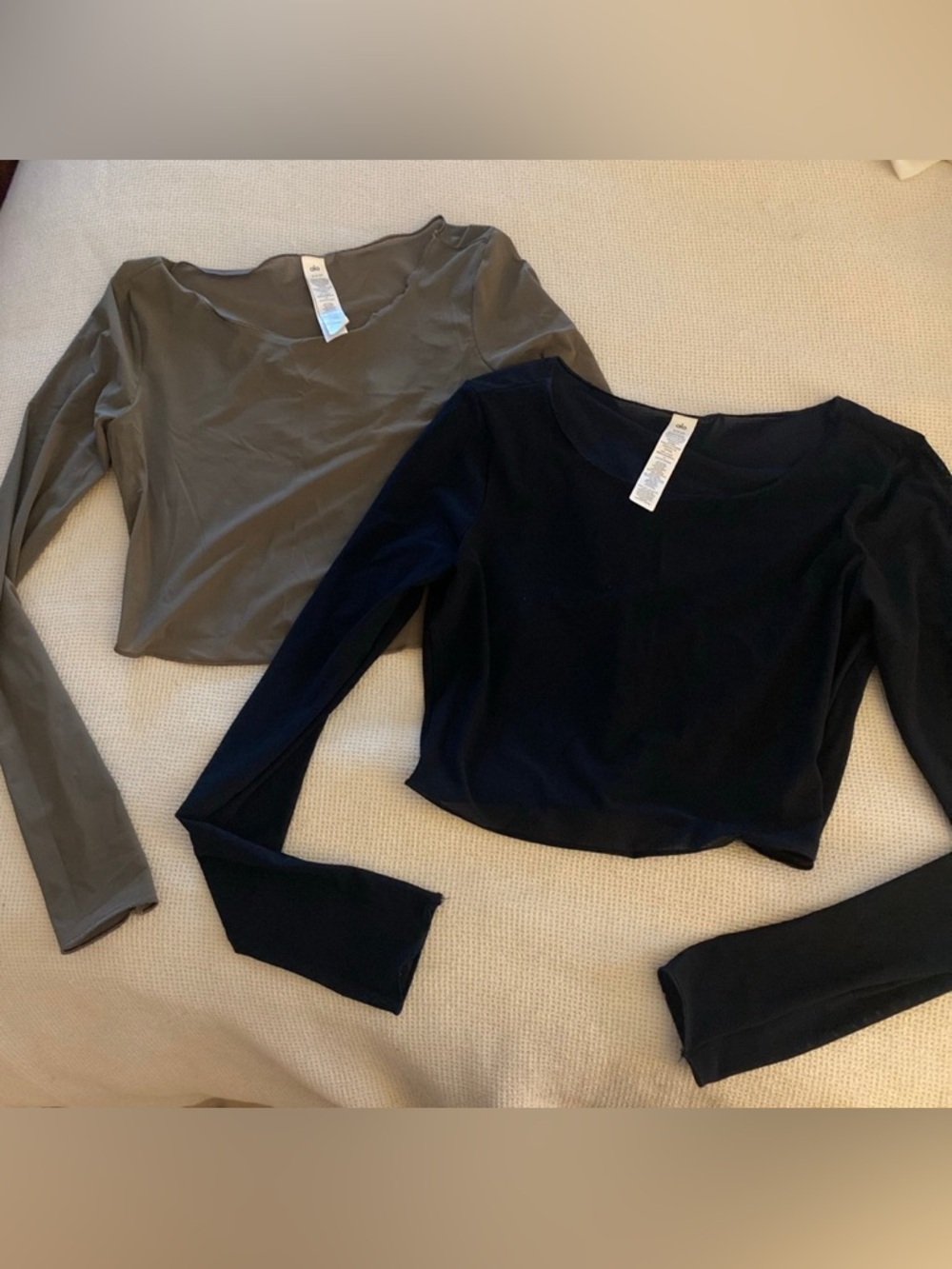 Bundle ALO Yoga Long Sleeve Sheer Crop Tops in gray and Black Size S